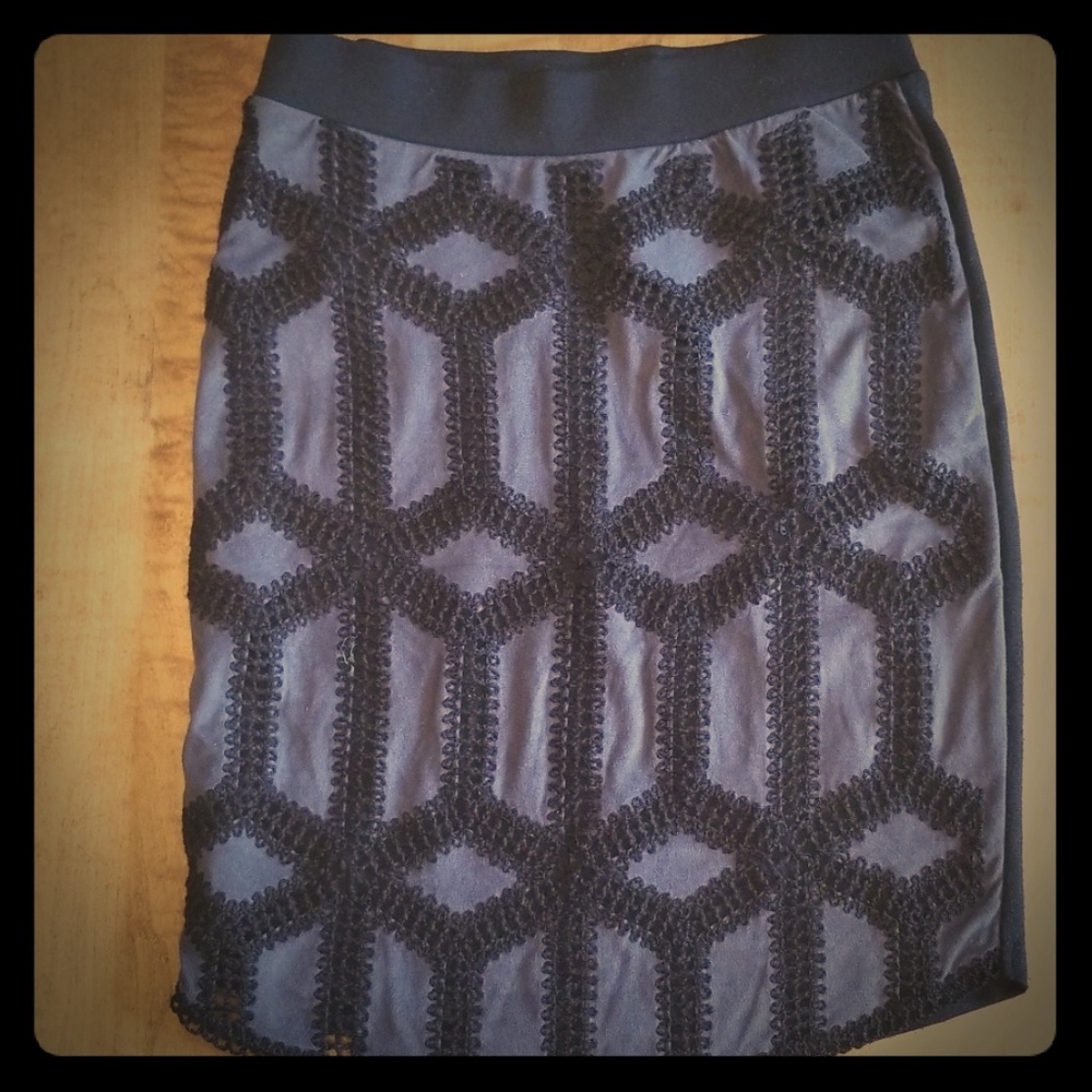 H&M intriguing grey and black skirt
